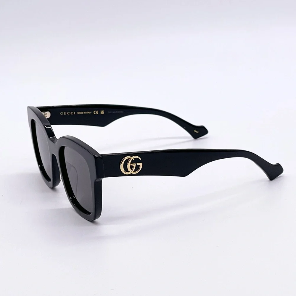 Gucci Black Square Frame Sunglasses with Gold Logo